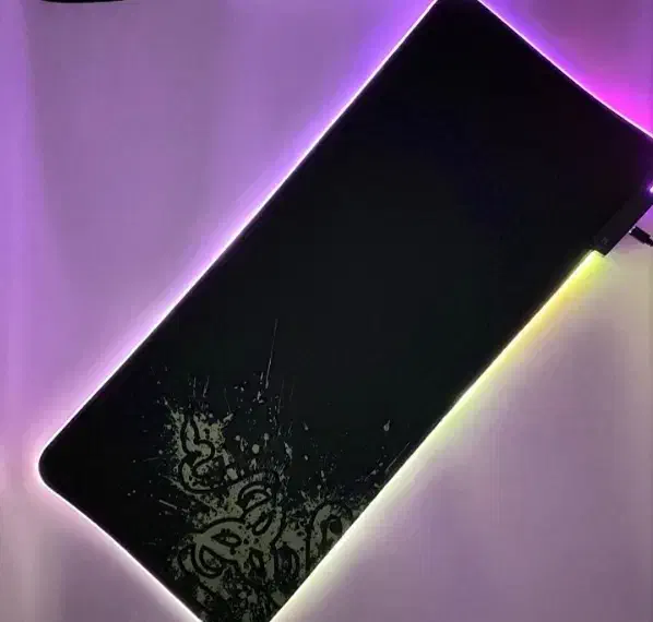 پد موس گیمینگ RGB Razer سایز 30×70 تمیز و سالم|قطعات و لوازم جانبی رایانه|تهران, خواجه نظام الملک|دیوار