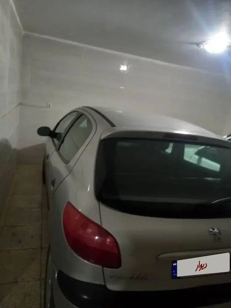 پژو ۲۰۶ مدل ۸۴ رنگ نقره ای|خودرو سواری و وانت|شهرکرد, |دیوار