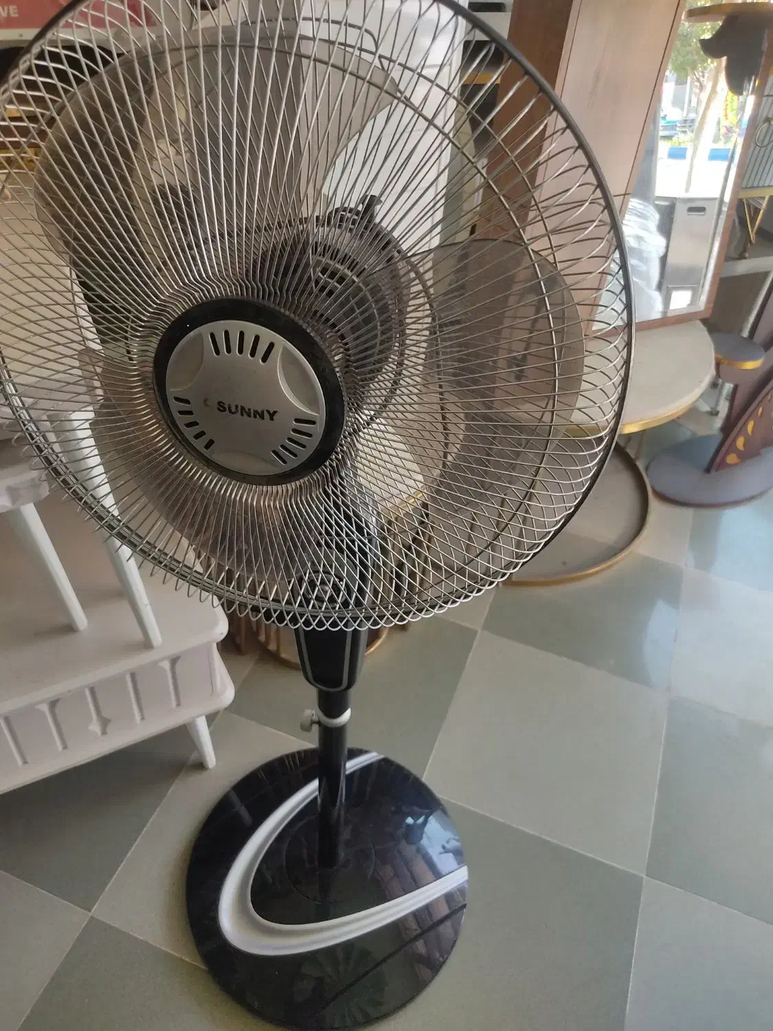 پنکه ایستاده درحد نو|پنکه و تصفیهکنندهٔ هوا|رباطکریم, رباطکریم|دیوار