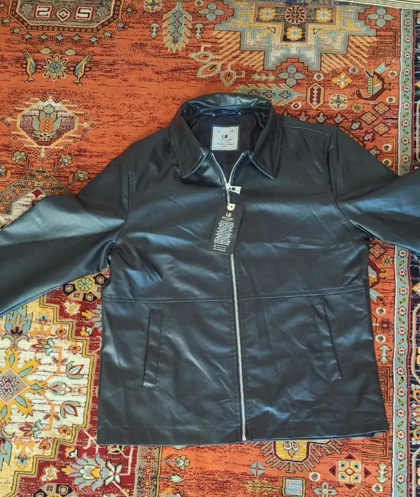 کاپشن چرمی|لباس|لنجان, |دیوار