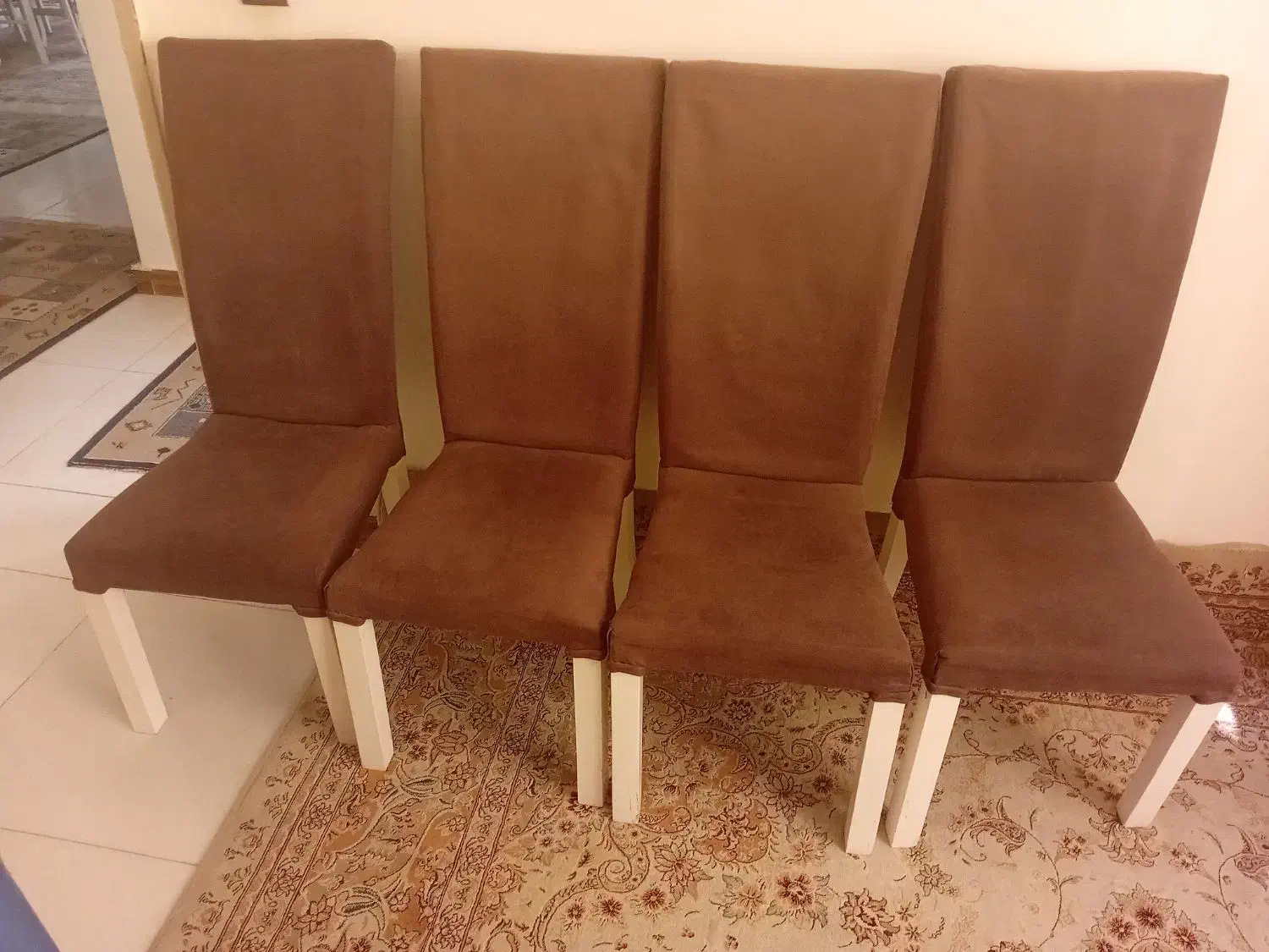 فروش چهار عدد صندلی چوبی به قیمت استثنایی وارزان|صندلی و نیمکت|الوند, |دیوار