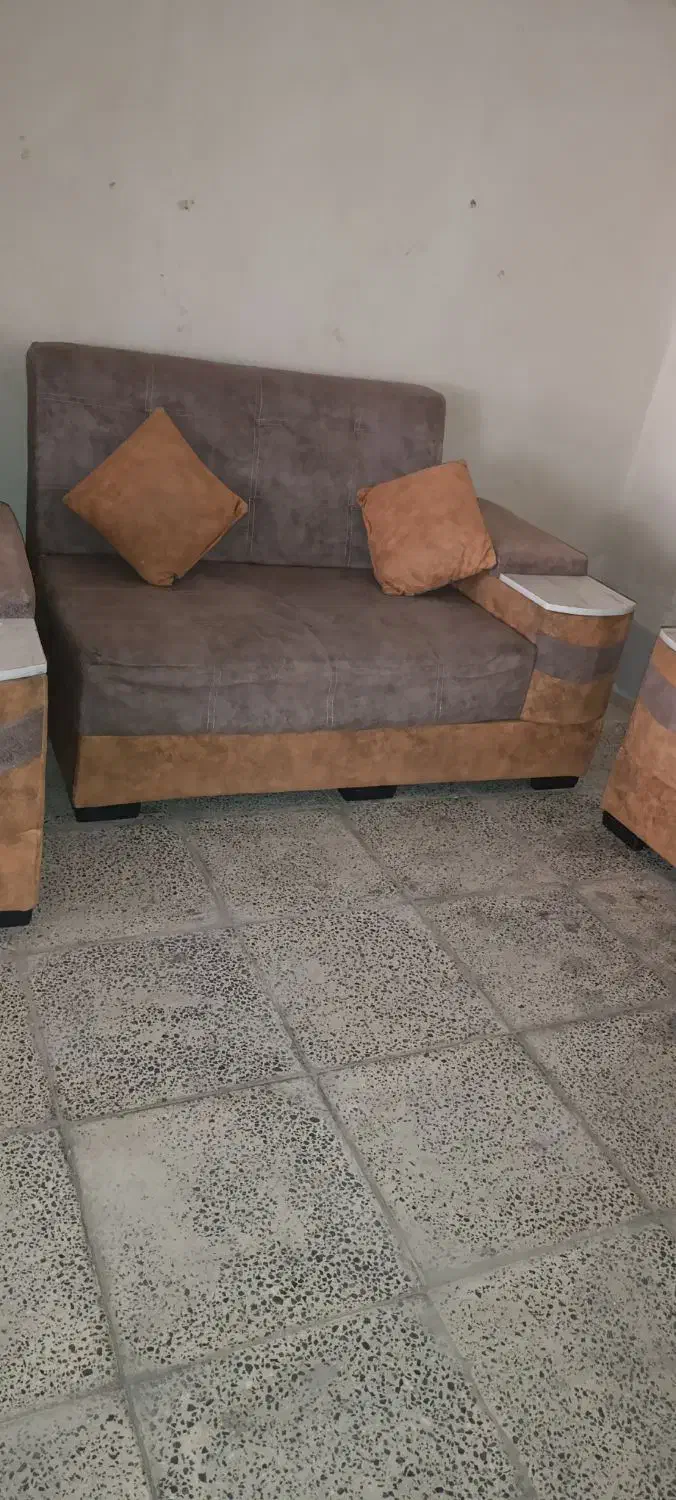 مبل و فرش|مبلمان خانگی و میز عسلی|قرچک, میرزائی شمالی|دیوار