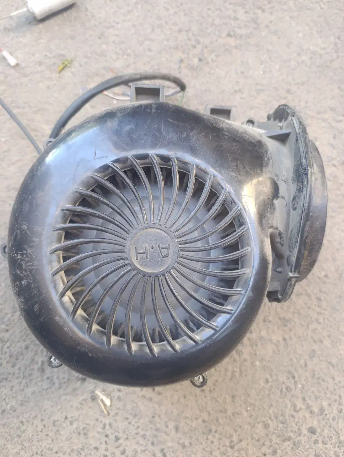 فن حلزونی سالم و نو|کولر گازی و فن‌کوئل|تبریز, |دیوار