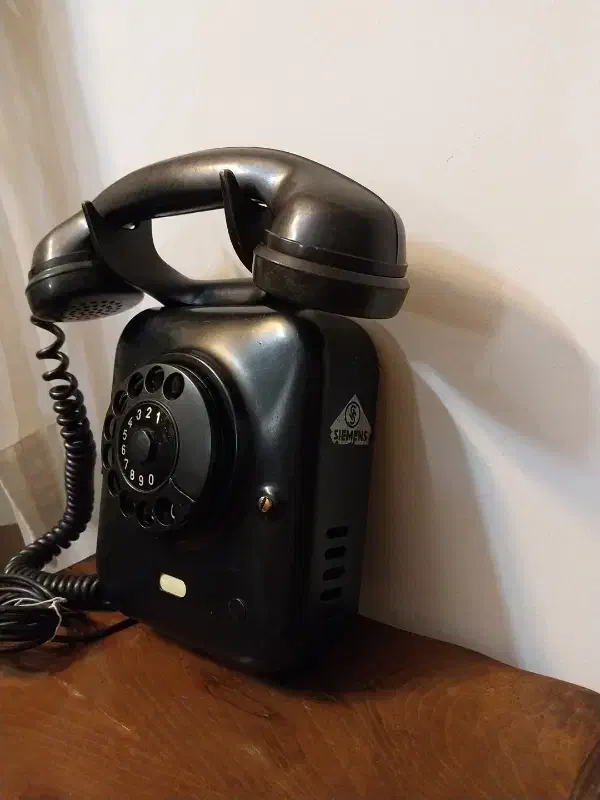 تلفن دیواری قدیمی المانی زیمنس تمیز وسالم|کلکسیون اشیاء عتیقه|تهران, جنت‌آباد مرکزی|دیوار