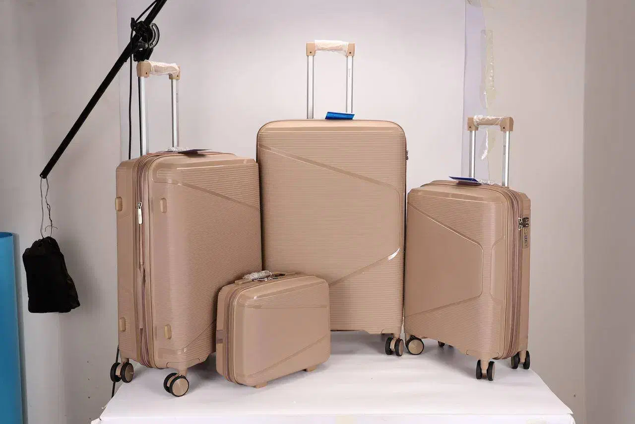 استخدام چرخکار و برشکار و کارگر ساده چمدان وکیف|استخدام صنعتی، فنی، مهندسی|قرچک, شهرک صنعتی قرچک|دیوار