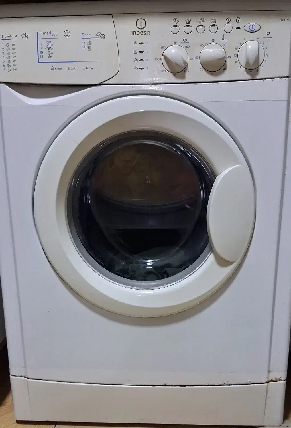 لباسشویی ایندوزیت ایتالیایی نیاز به تعمیرجزئی|ماشین لباسشویی و خشک‌کن لباس|لاهیجان, کوی خزر|دیوار