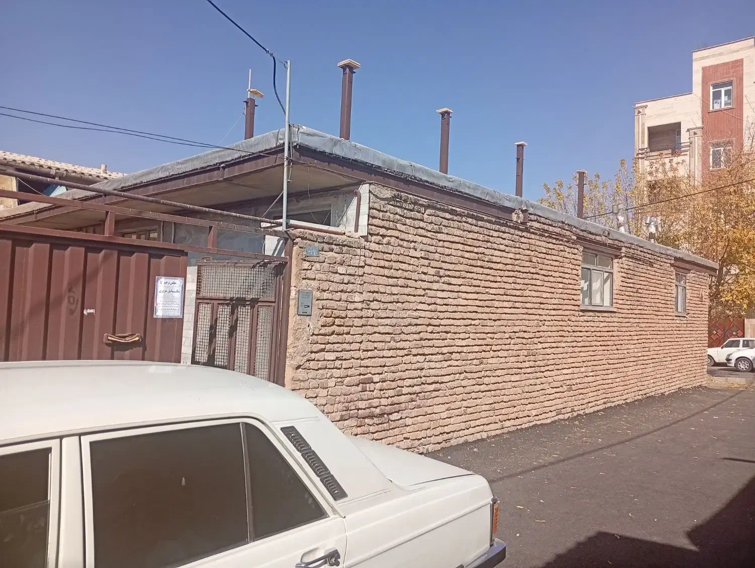 منزل مسکونی و سوله در دهگلان|فروش خانه و ویلا|دهگلان, |دیوار