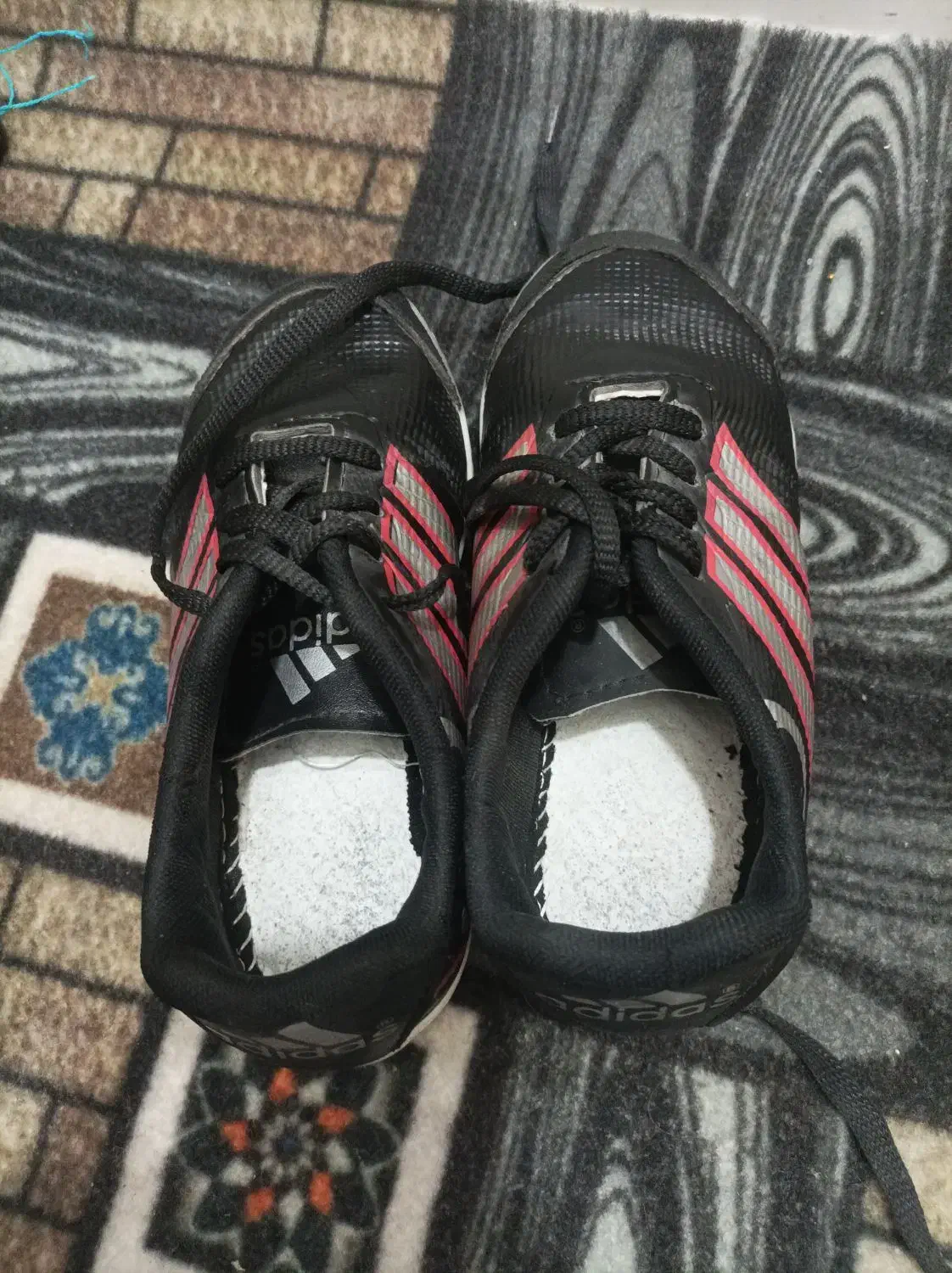 کفش|کیف، کفش، کمربند|ایرانشهر, |دیوار