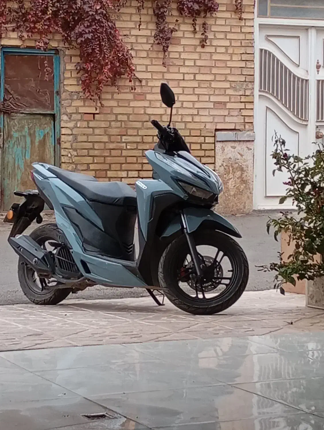 موتور کلیک مدل 1404 معاوضه با خودرو|موتورسیکلت|اهر, |دیوار