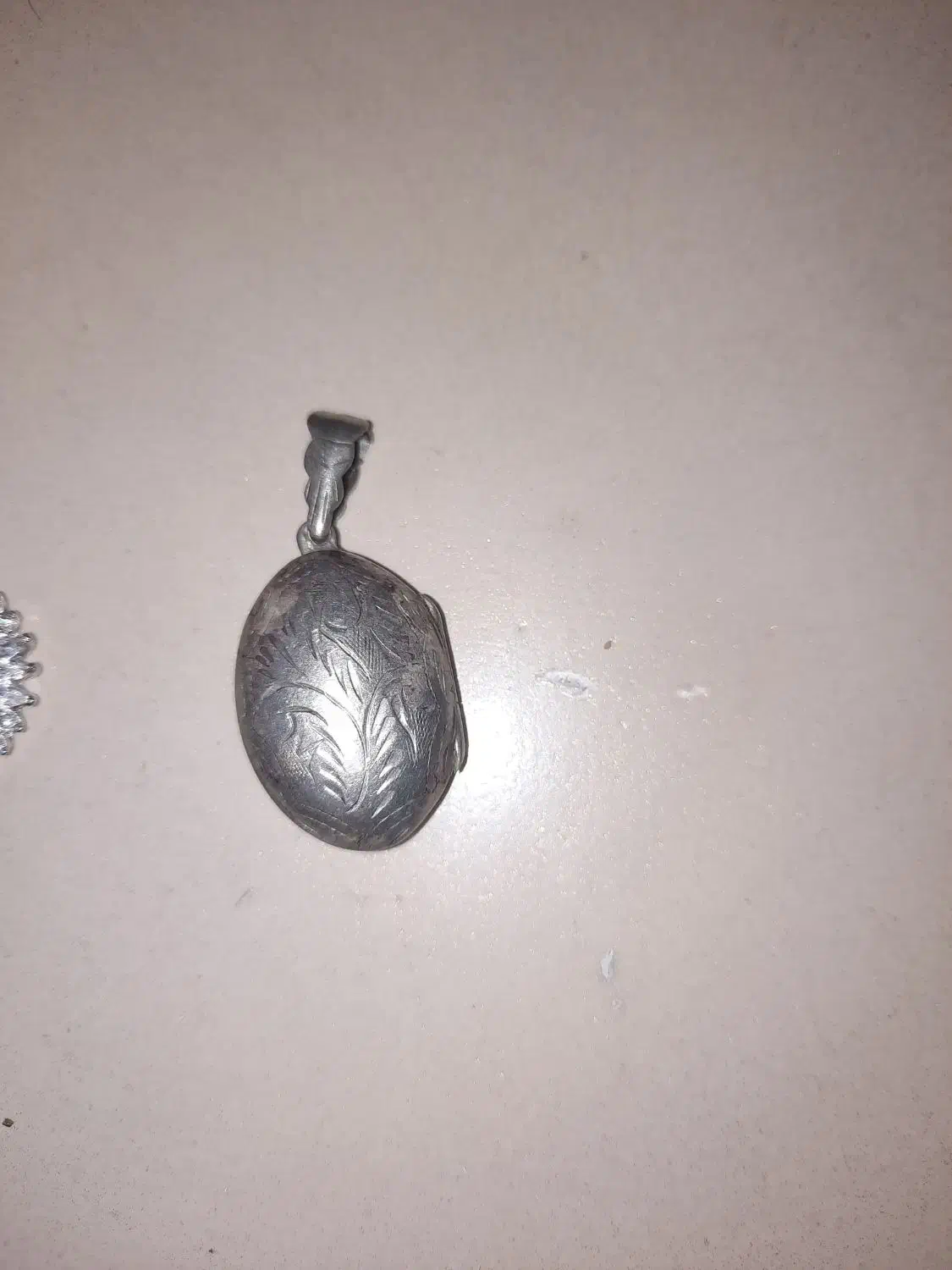 گردن اویز نقره|کلکسیون اشیاء عتیقه|کرج, شهرک بنفشه|دیوار