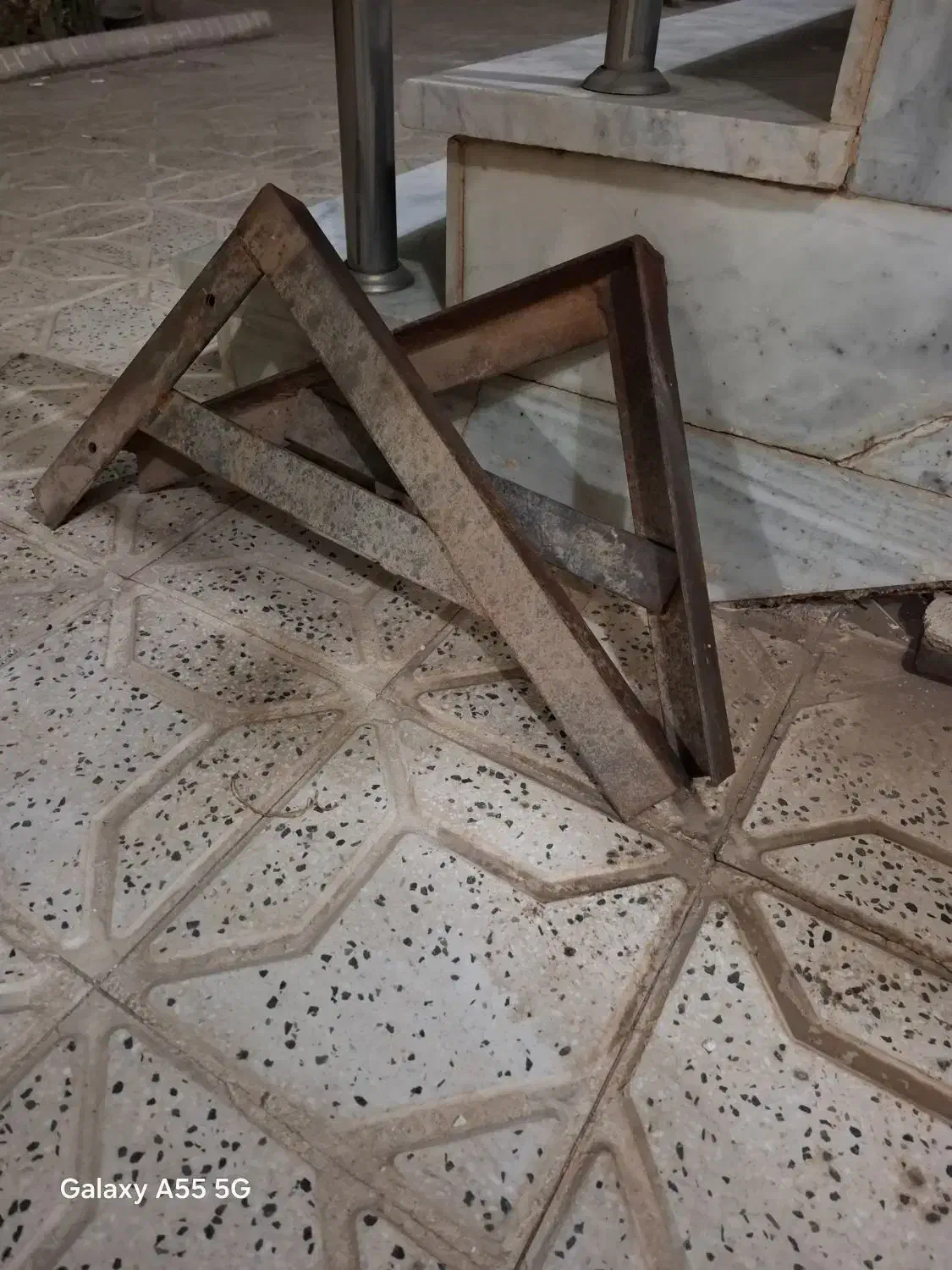 نردبان .چهارپایه تاشو و دوعددپایه کولر گازی|ابزارآلات|طبس, |دیوار