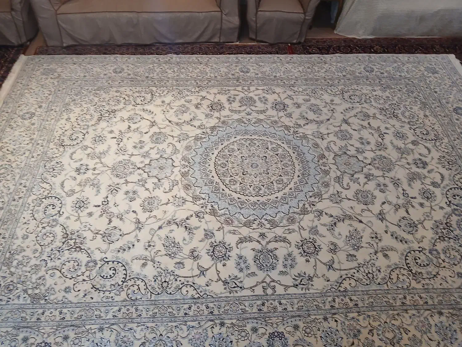 فرش دستباف ۱۸ متری|فرش|اصفهان, ملاصدرا|دیوار