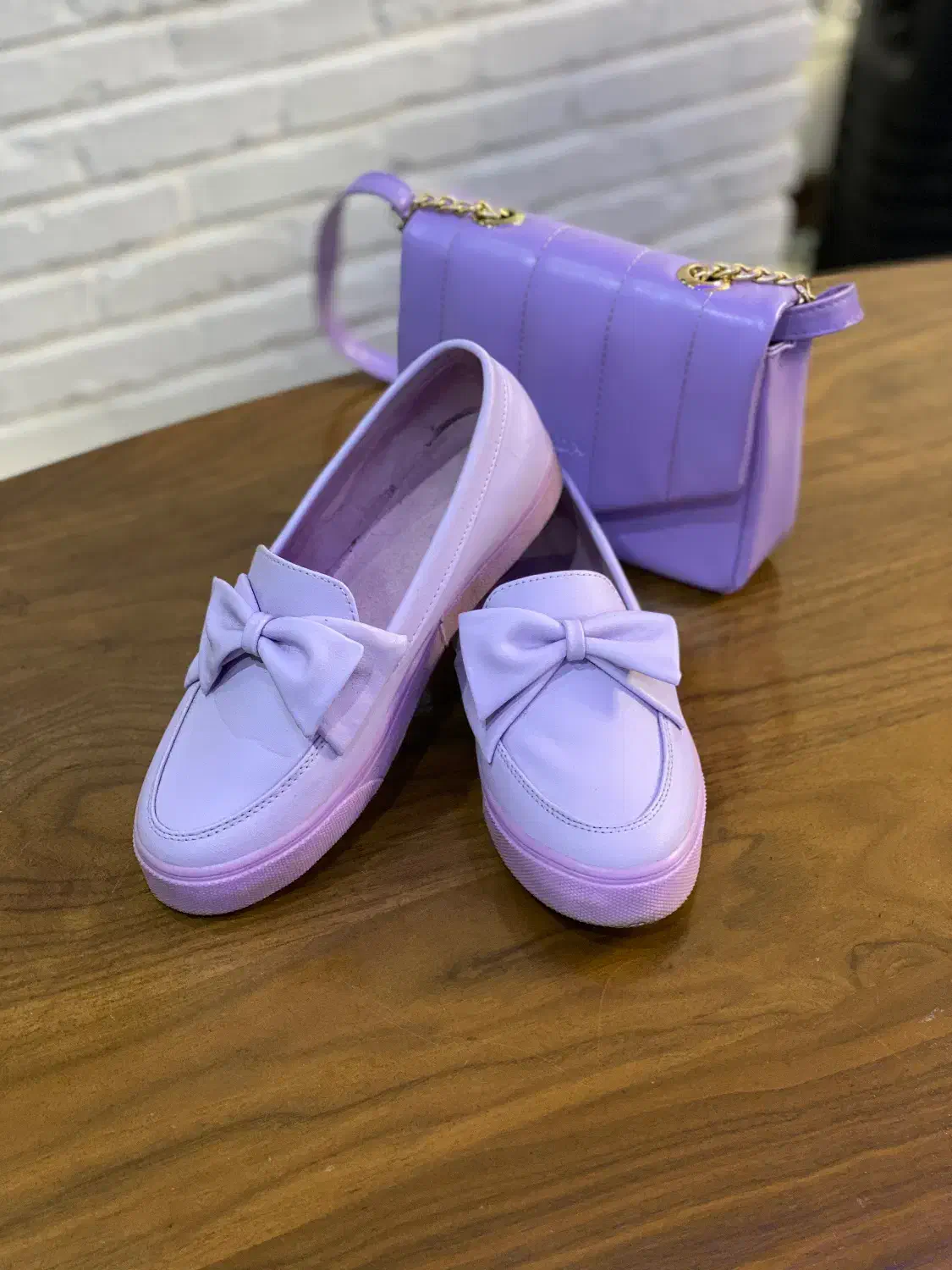 ست و کتانی|کیف، کفش، کمربند|اصفهان, نقش جهان|دیوار