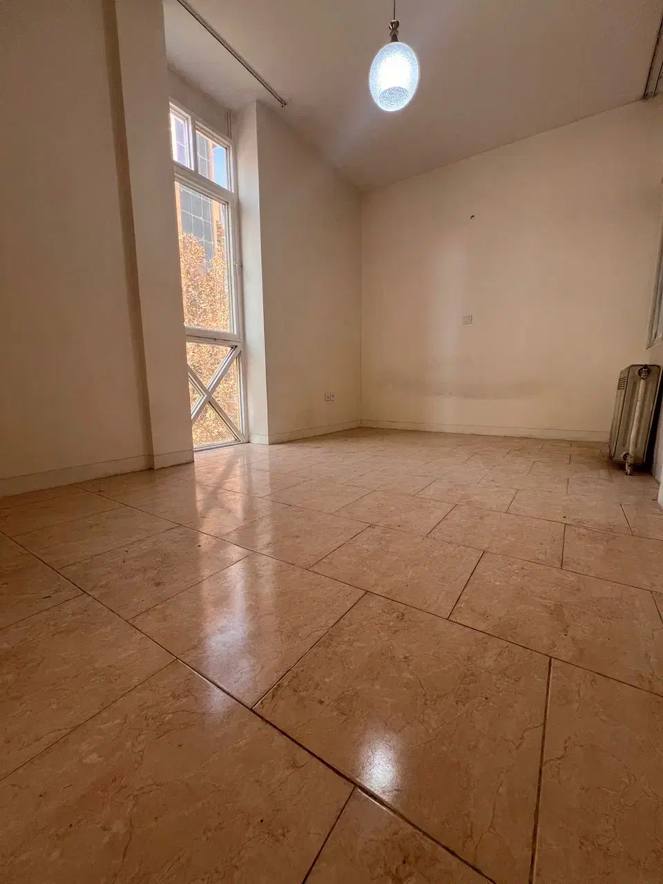 خاص‌ترین۸۳متری پونک میرزابابایی بالکن ۱۰ متری