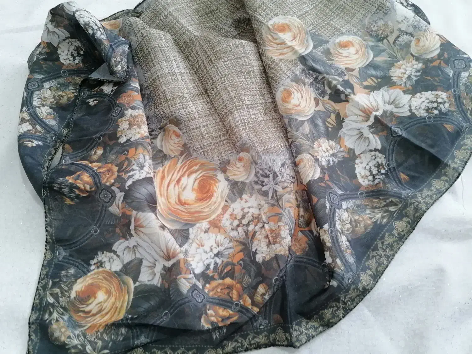 روسری|لباس|سنندج, |دیوار