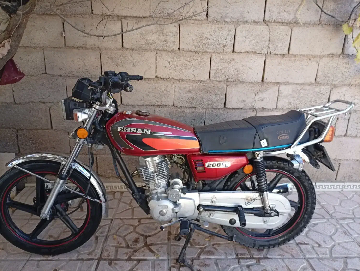 موتور سیکلت|موتورسیکلت|تربت جام, میان جام|دیوار