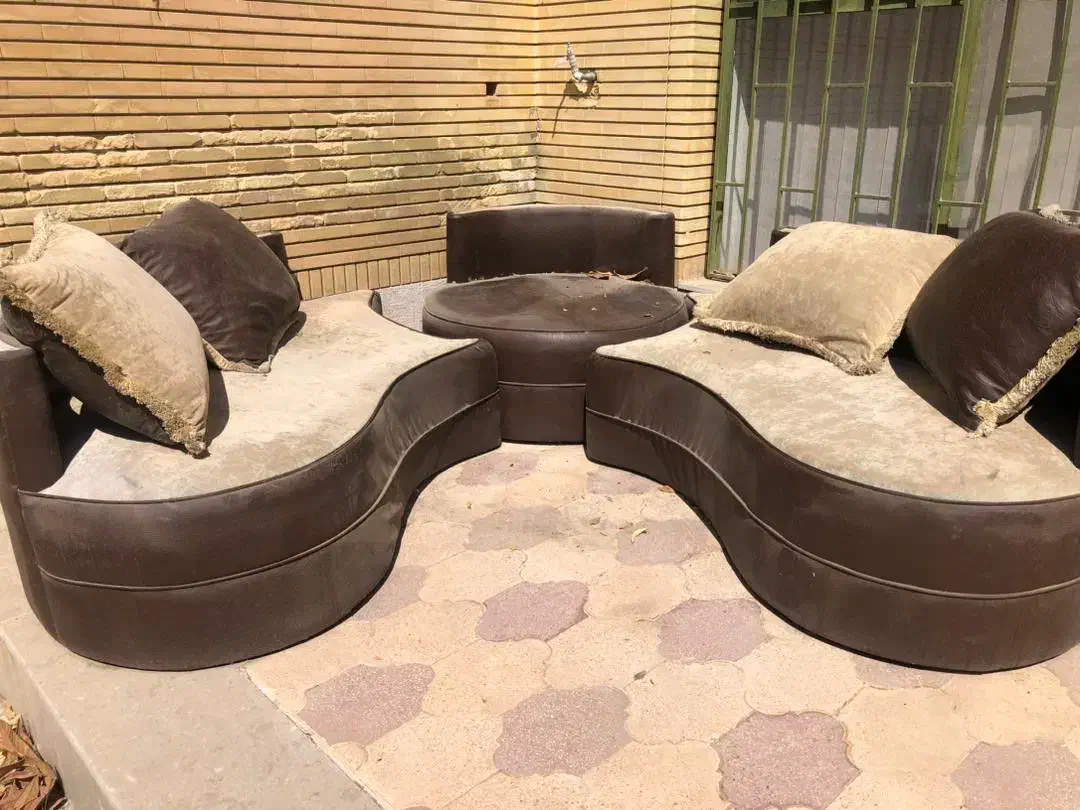 مبل گرد با روکش چرمی|مبلمان خانگی و میز عسلی|شیراز, شهرک بهشتی|دیوار