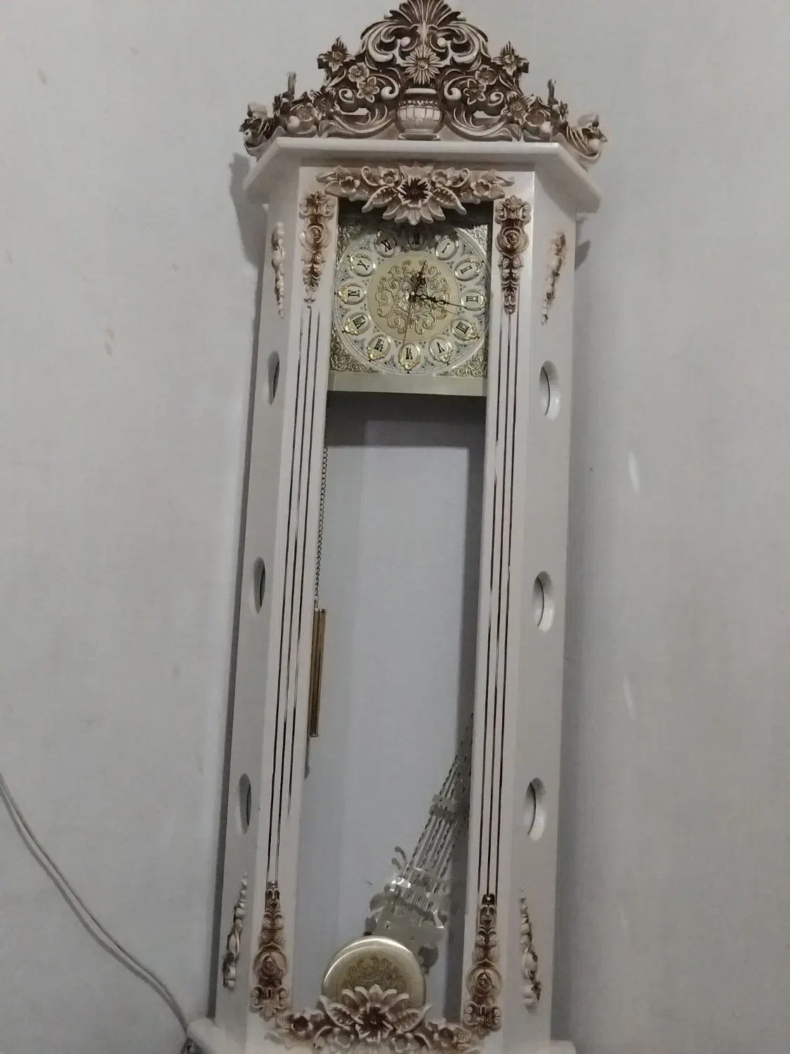 ساعت نو نو میباشد|ساعت|بم, |دیوار