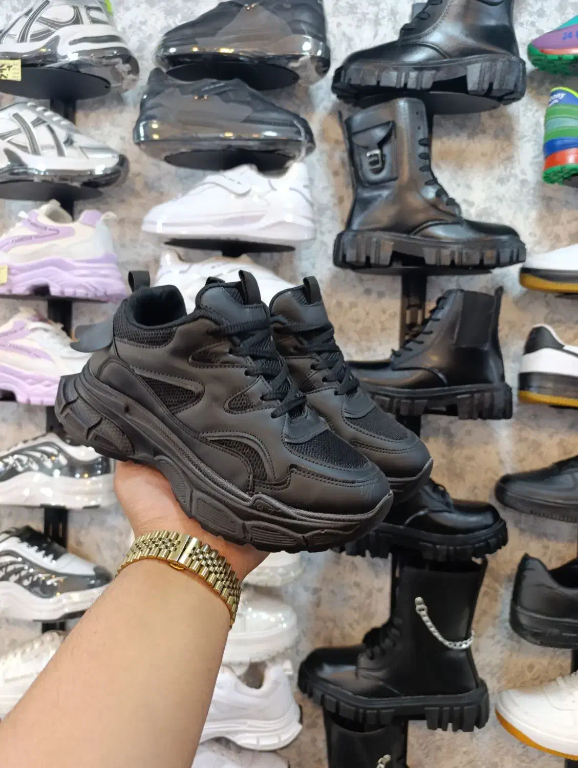 تخفیف ویژه اسپرت زنانه کار شیک و خاص|کیف، کفش، کمربند|شیراز, سعدیه جنوبی|دیوار