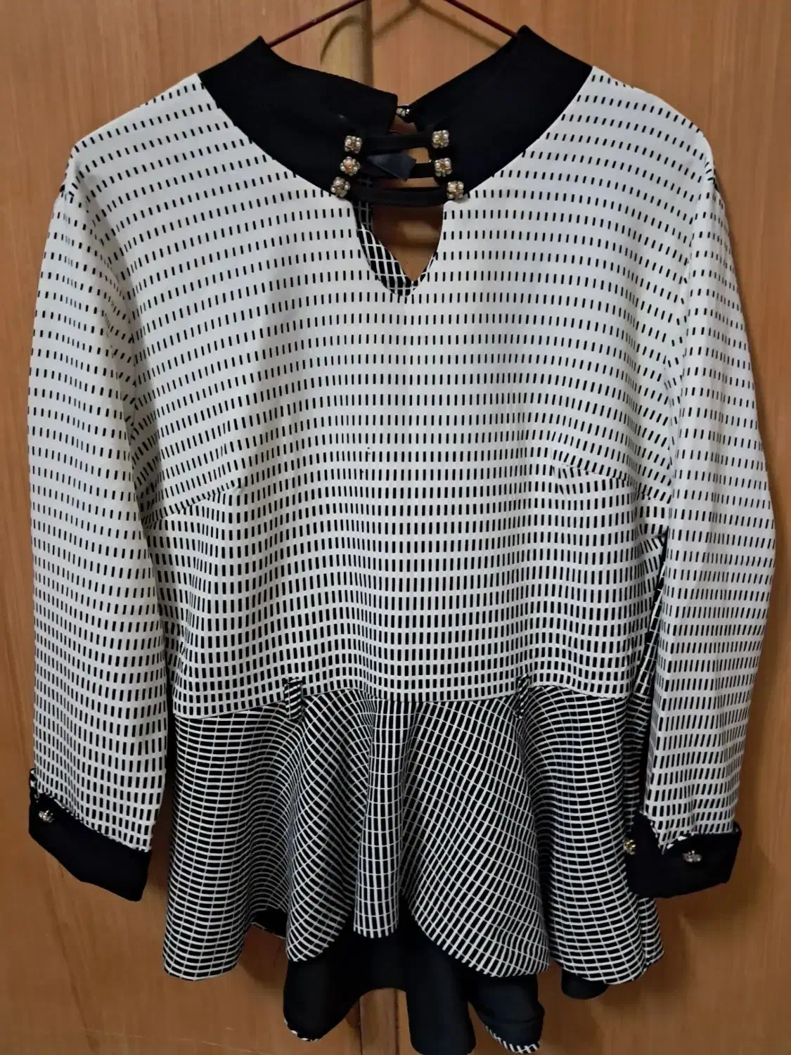 با سلام ۲ عدد لباس دخترانه|لباس|نسیمشهر, |دیوار