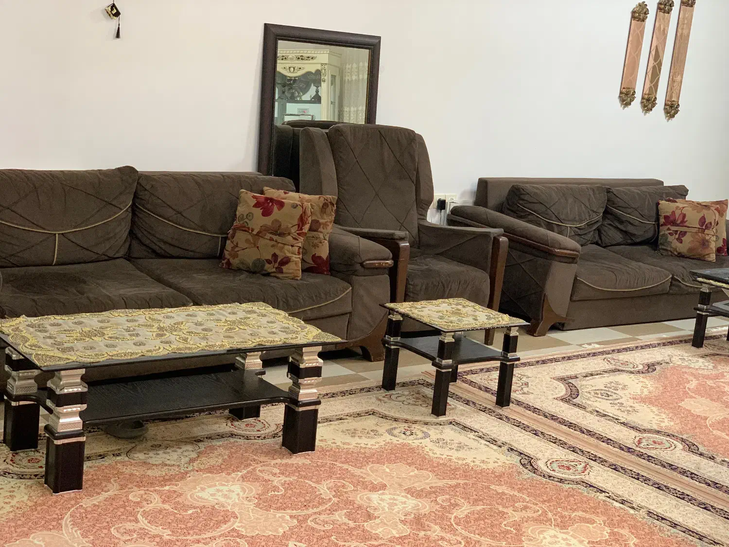 مبلمان|مبلمان خانگی و میز عسلی|شاهین دژ, |دیوار