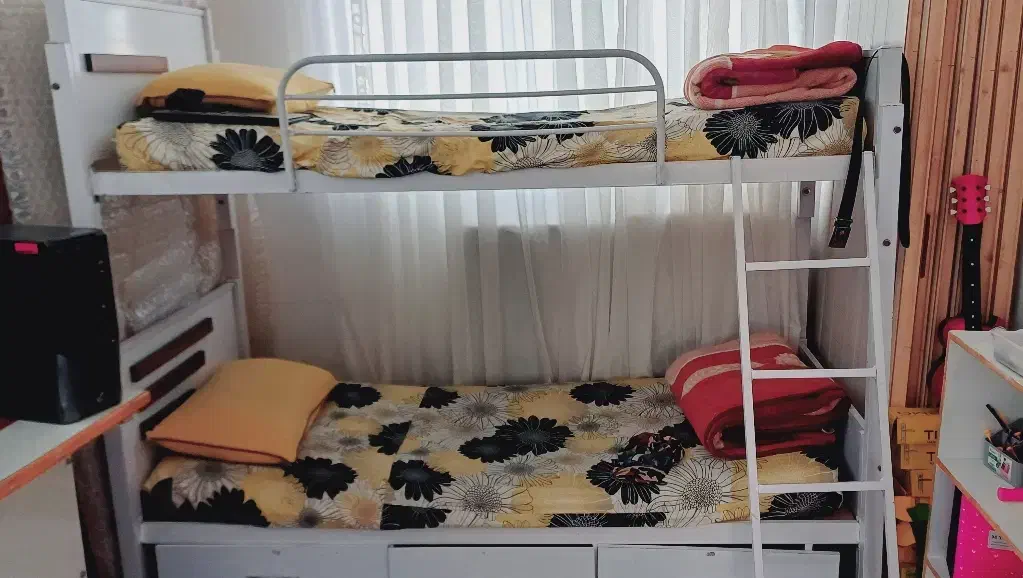 تخت دوطبقه فلزی محکم به همراه تشک وروتختی|تخت و سرویس خواب|گلبهار, شهر جدید گلبهار|دیوار