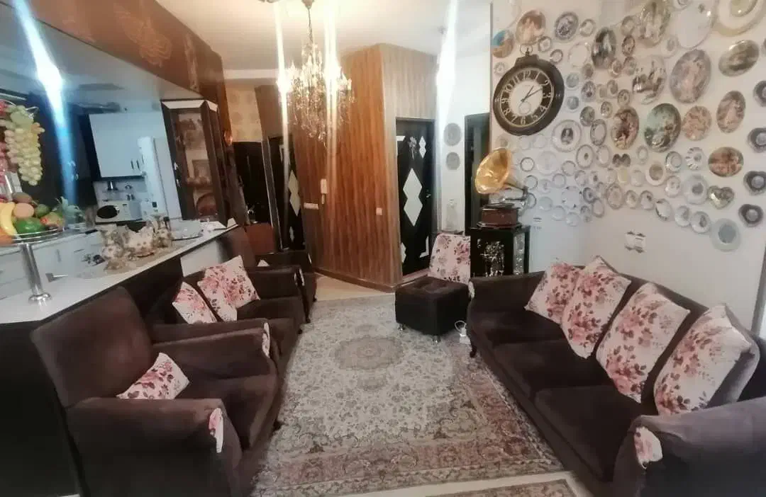 مبل راحتی قهوه ای رنگ 11 نفره|مبلمان خانگی و میز عسلی|محمدیه-قزوین, |دیوار