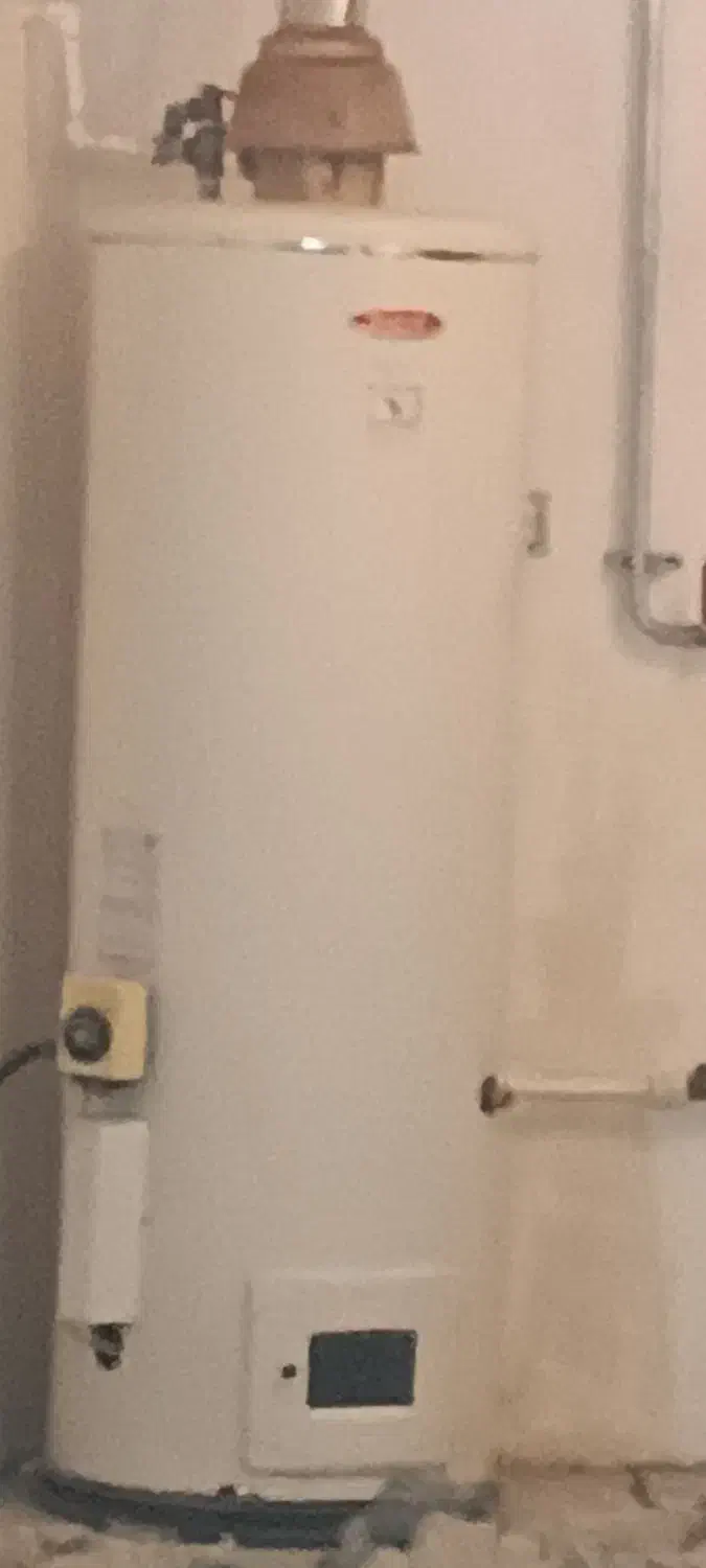 یک عددگرمکن ایستاده|آبگرمکن، پکیج، شوفاژ|نقده, |دیوار