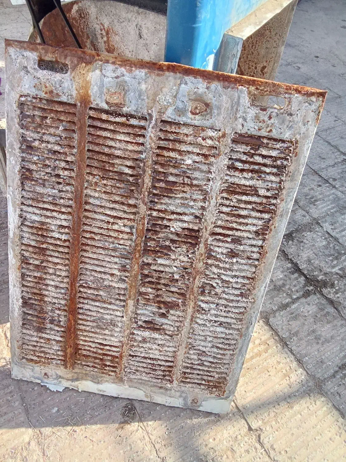 کولرآبی|کولر آبی|توتکابن, |دیوار