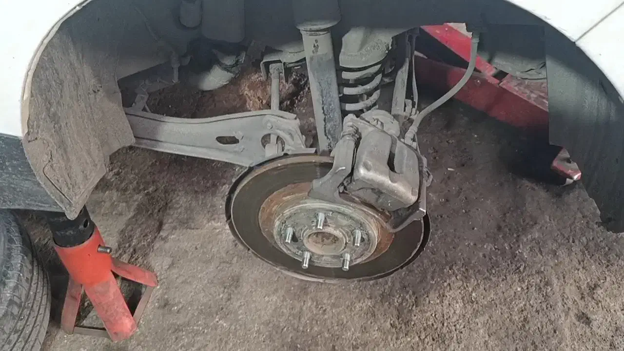 خدمات جلوبندی انواع خودرو های چینی (بابائی)|خدمات موتور و ماشین|مشهد, توس (بلوار توس)|دیوار