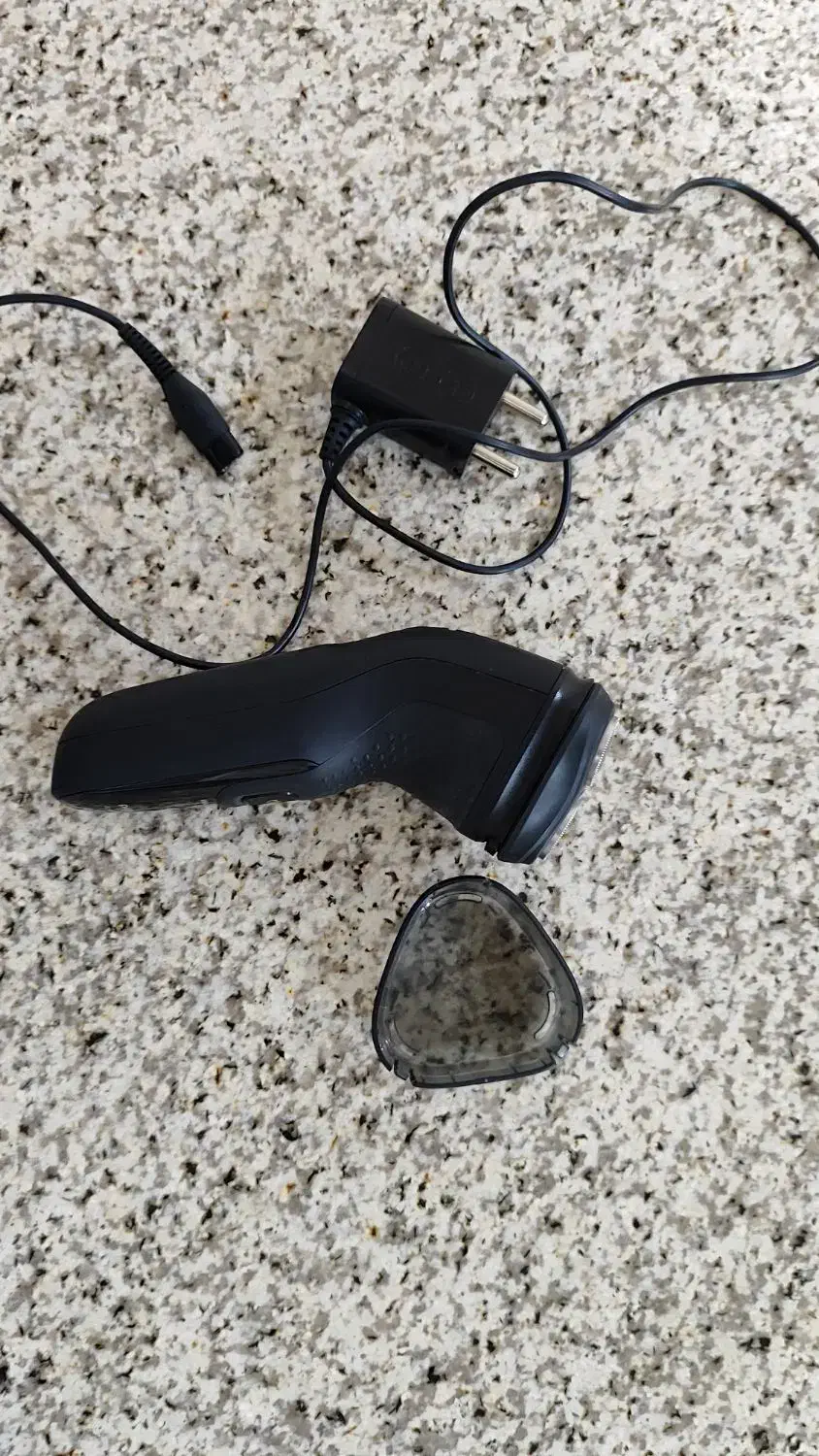 فروش ماشین ریش تراش و سه تیغ فیلیپس|آرایشی، بهداشتی، درمانی|بندرعباس, |دیوار