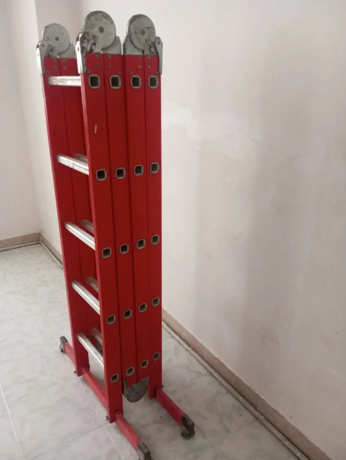 فروش نردبان شش متری تاشو درحدنو|ابزارآلات|سمنان, |دیوار