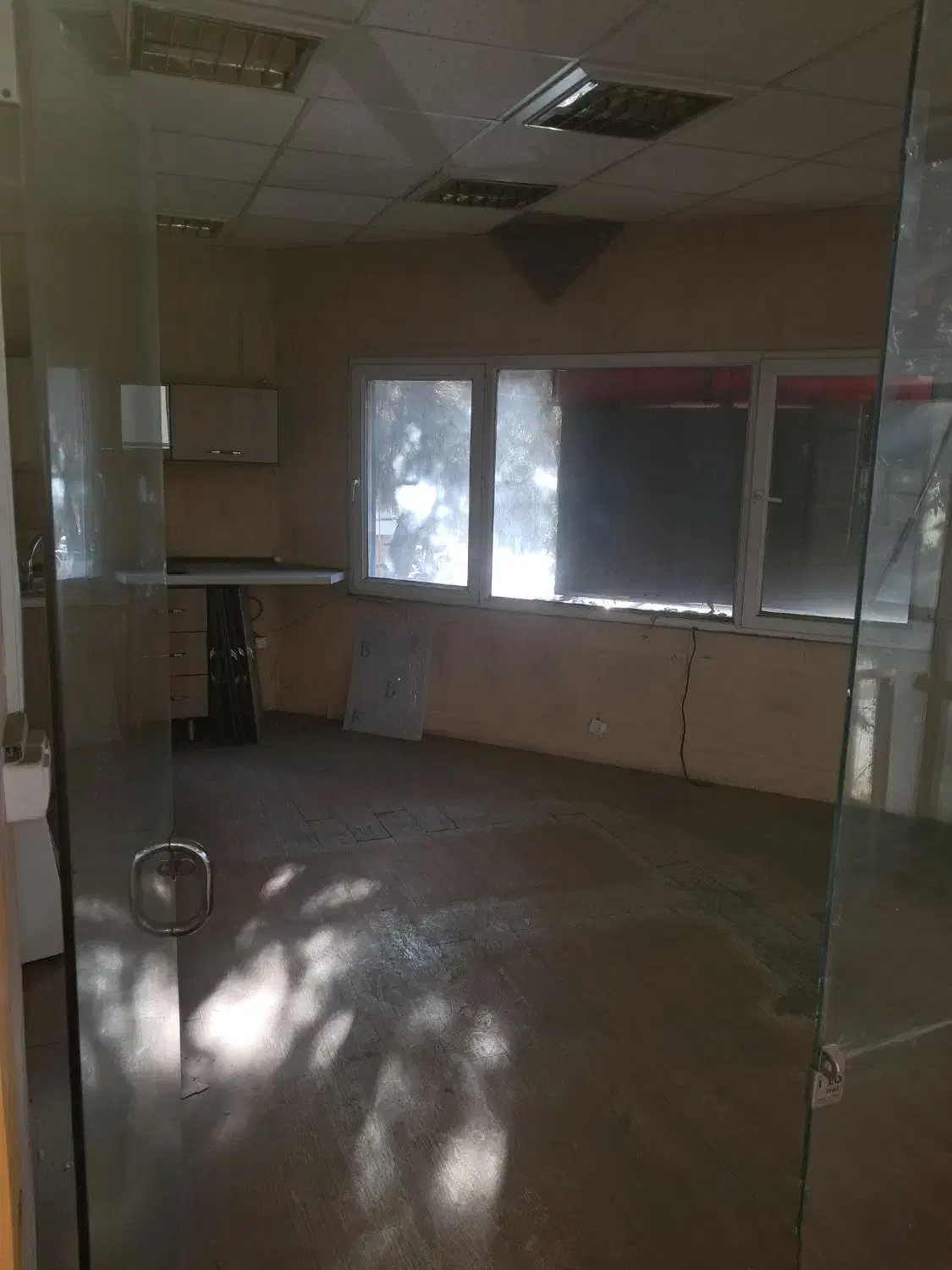 ۲۰متر تجاری پاسداران نبش گلستان اول|اجارهٔ مغازه و غرفه|تهران, پاسداران|دیوار