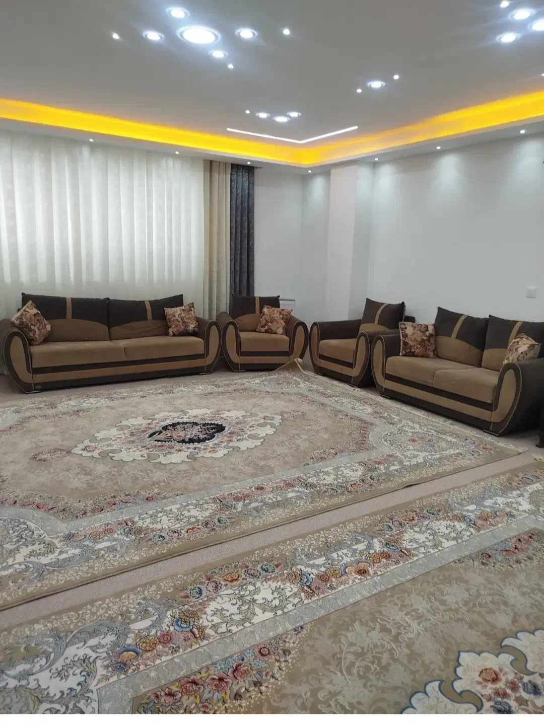 مبل زیبا|مبلمان خانگی و میز عسلی|دوگنبدان, |دیوار