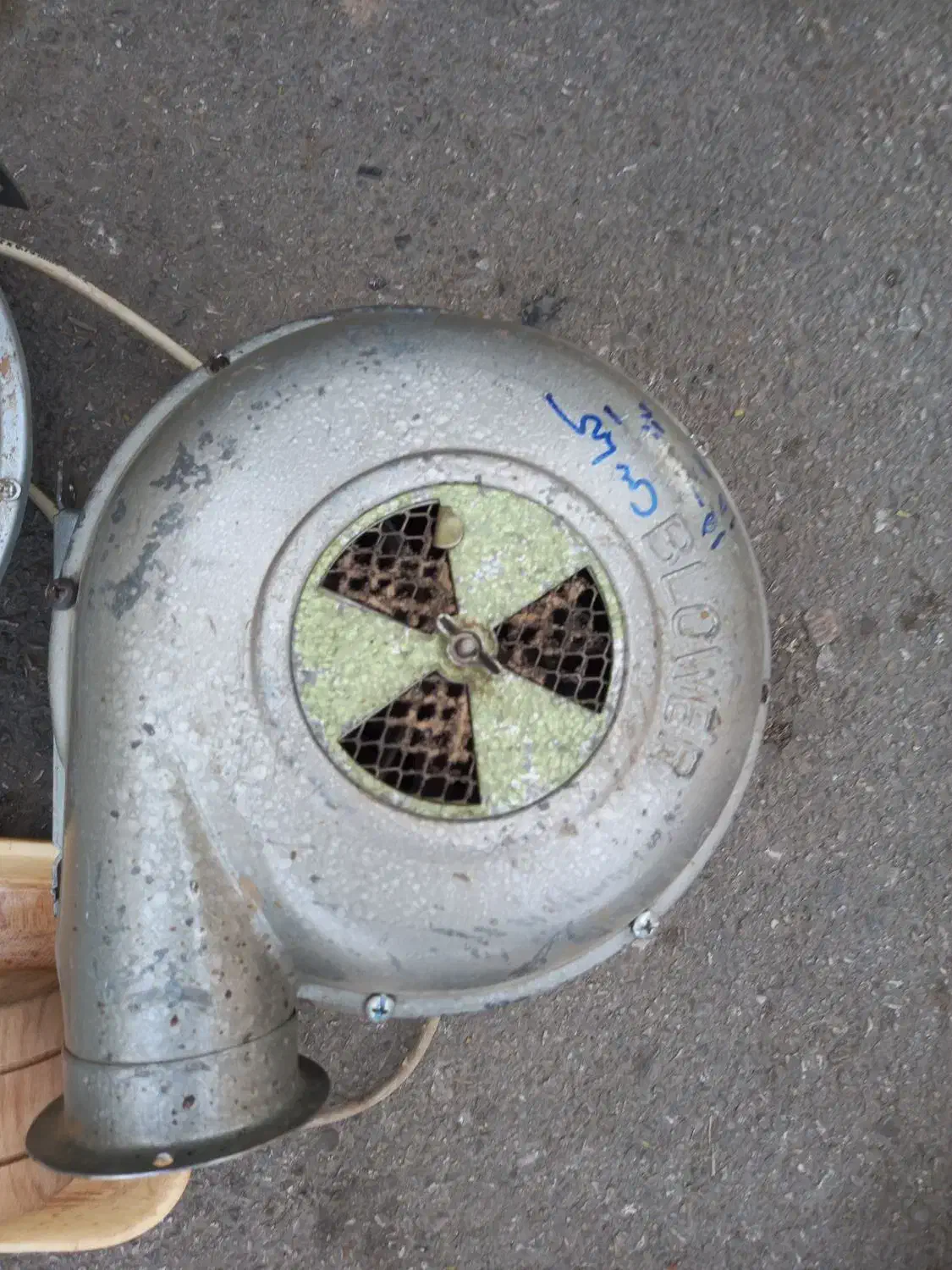 ۲عدد دمنده سالم درحد|پنکه و تصفیه‌کنندهٔ هوا|محمدیه-قزوین, |دیوار