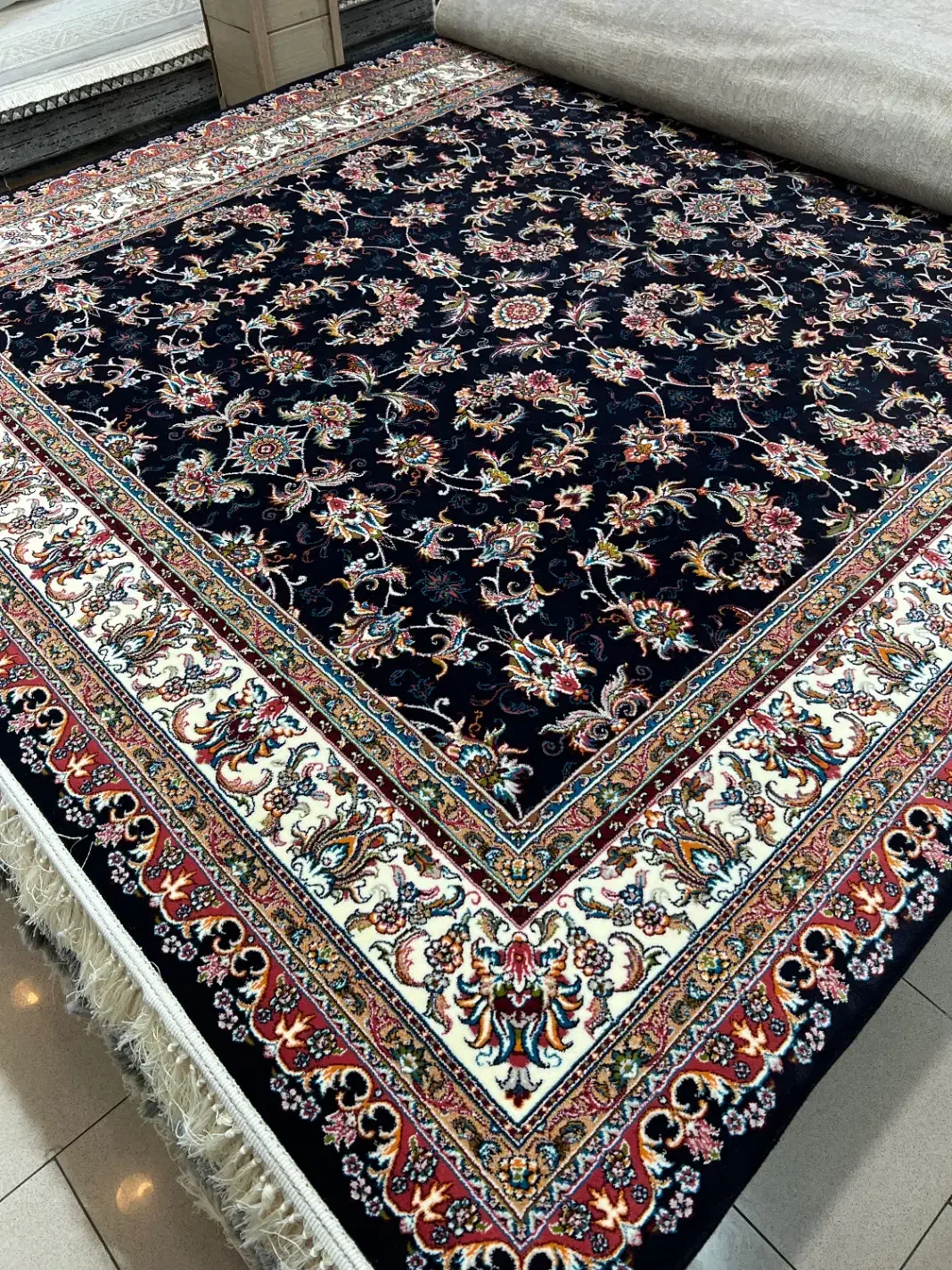 فرش سرمه ای ۷۰۰شانه|فرش|کرج, حصارک بالا|دیوار