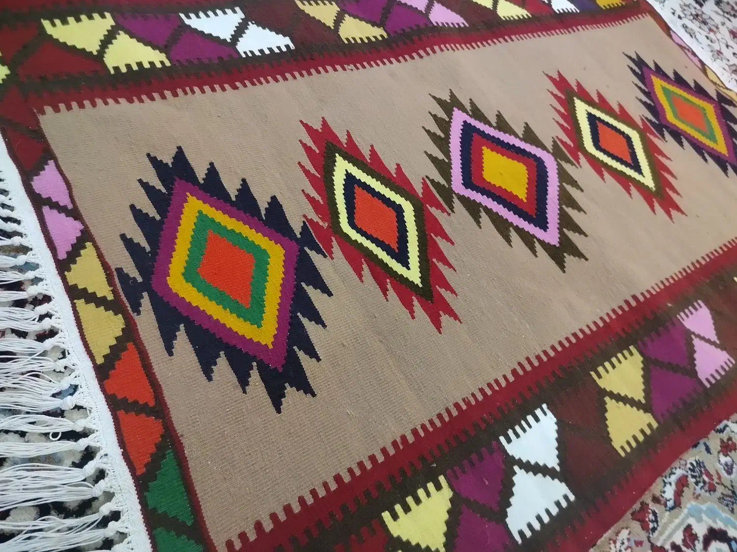 گلیم دست باف|گلیم، جاجیم، گبه|بندر انزلی, جهانگانی|دیوار