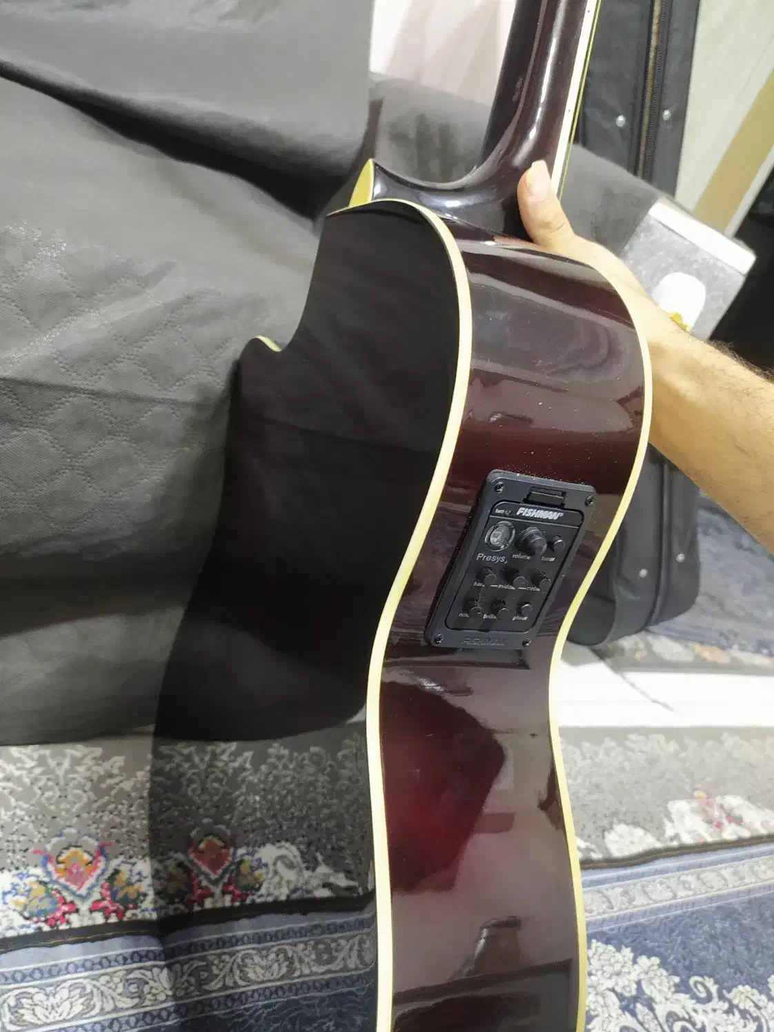 گیتار کات وی|گیتار، بیس، امپلیفایر|رشت, گلباغ نماز|دیوار