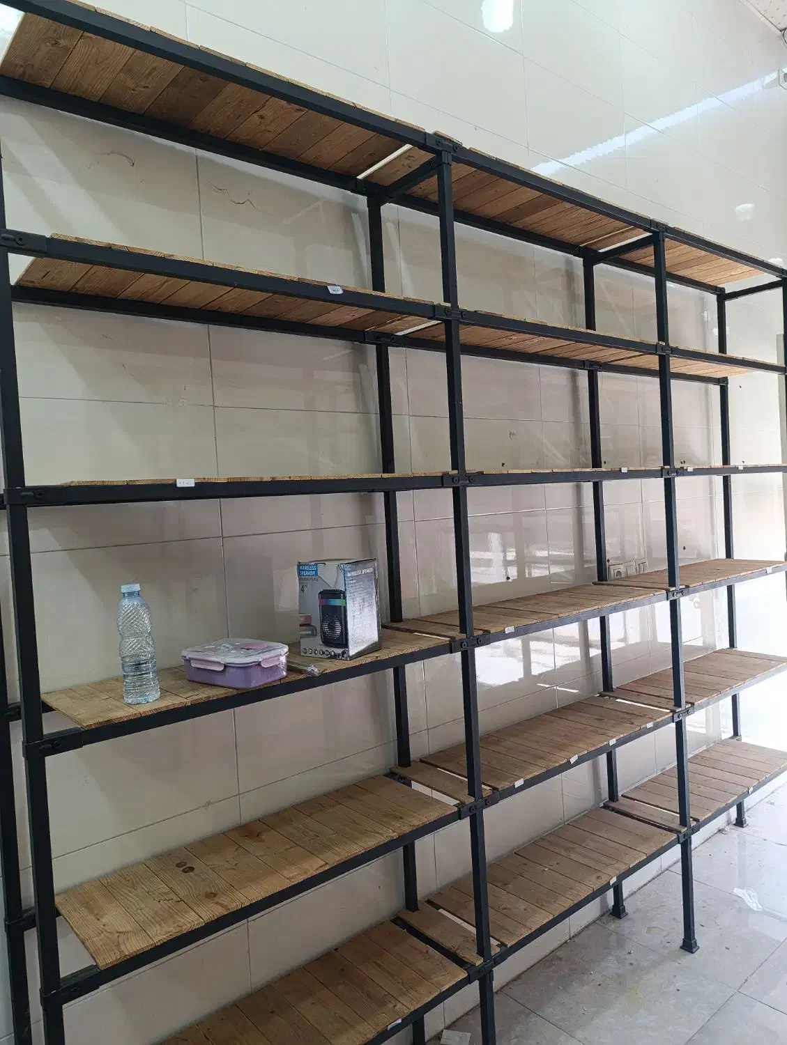 دکور فروشگاه|کتابخانه، شلف، قفسه‌های دیواری|بندر گناوه, |دیوار