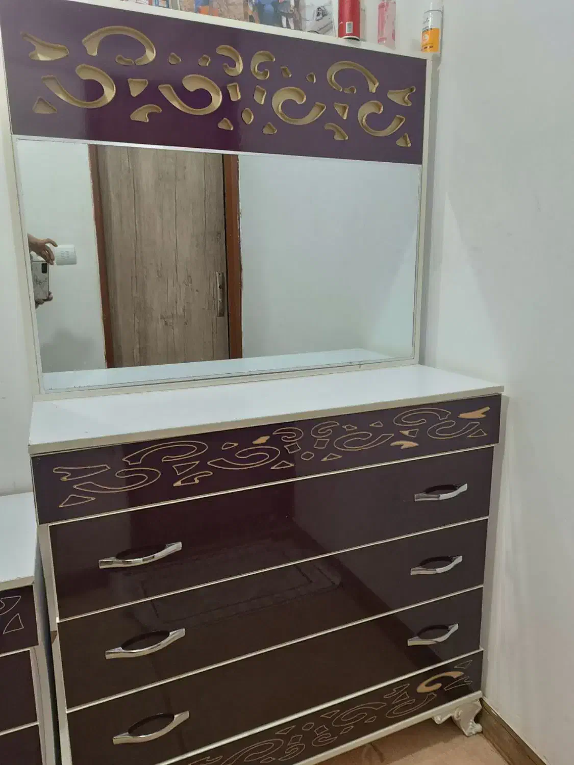 سرویس خواب|تخت و سرویس خواب|رباط‌کریم, رباط‌کریم|دیوار