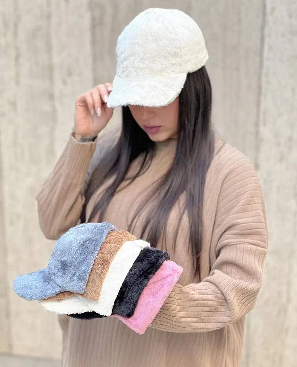 کلاه تدی|لباس|خوی, |دیوار