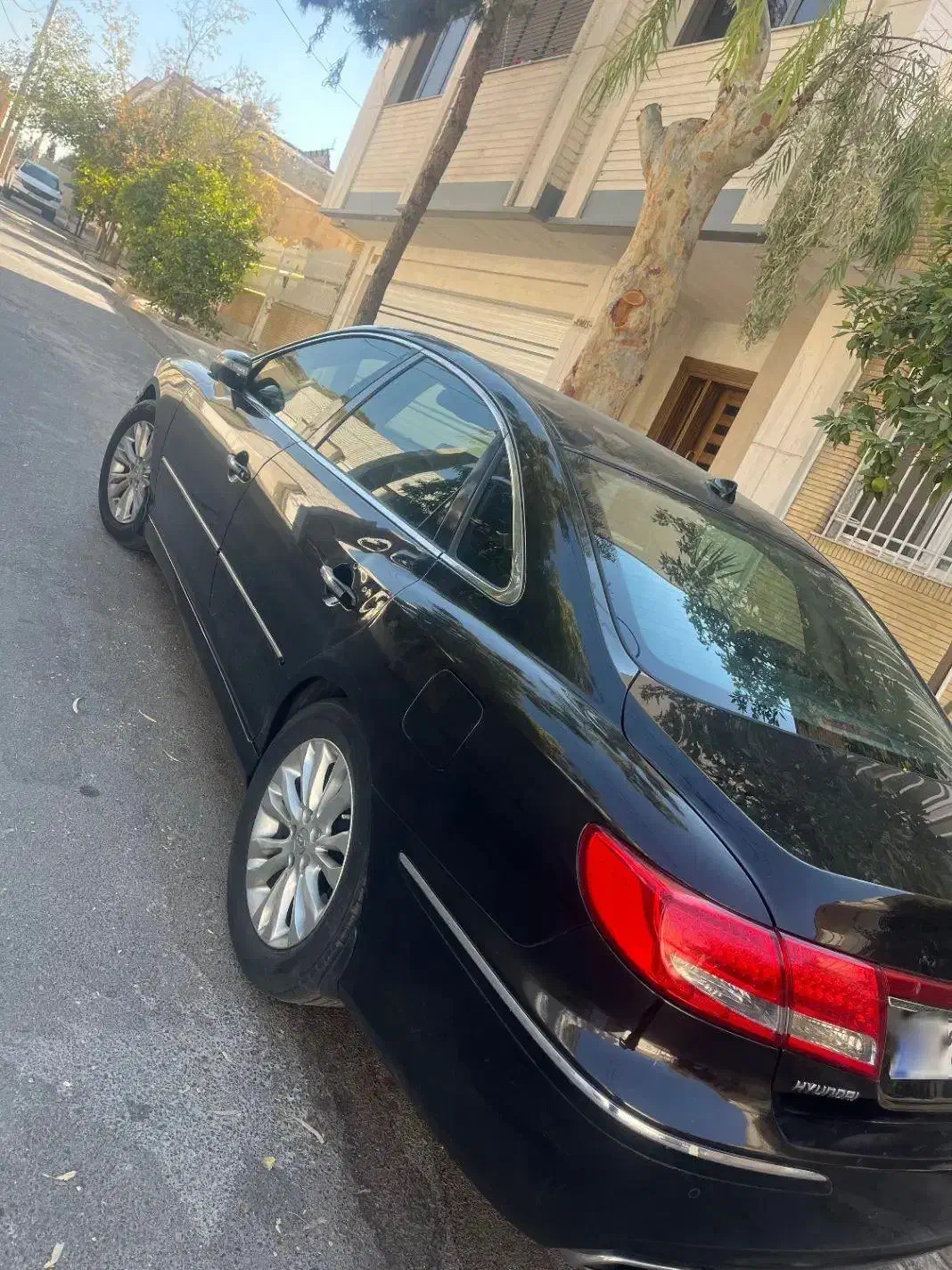 آزرا  ۲۰۱۱|خودرو سواری و وانت|شیراز, تپه تلویزیون|دیوار