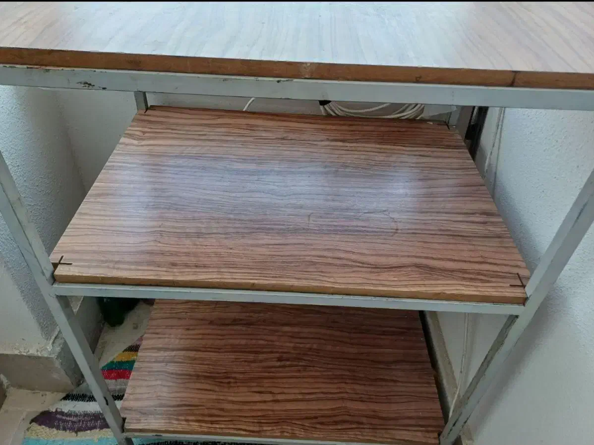 میز اهنی|میز تحریر و کامپیوتر|پردیس, فاز ۸|دیوار