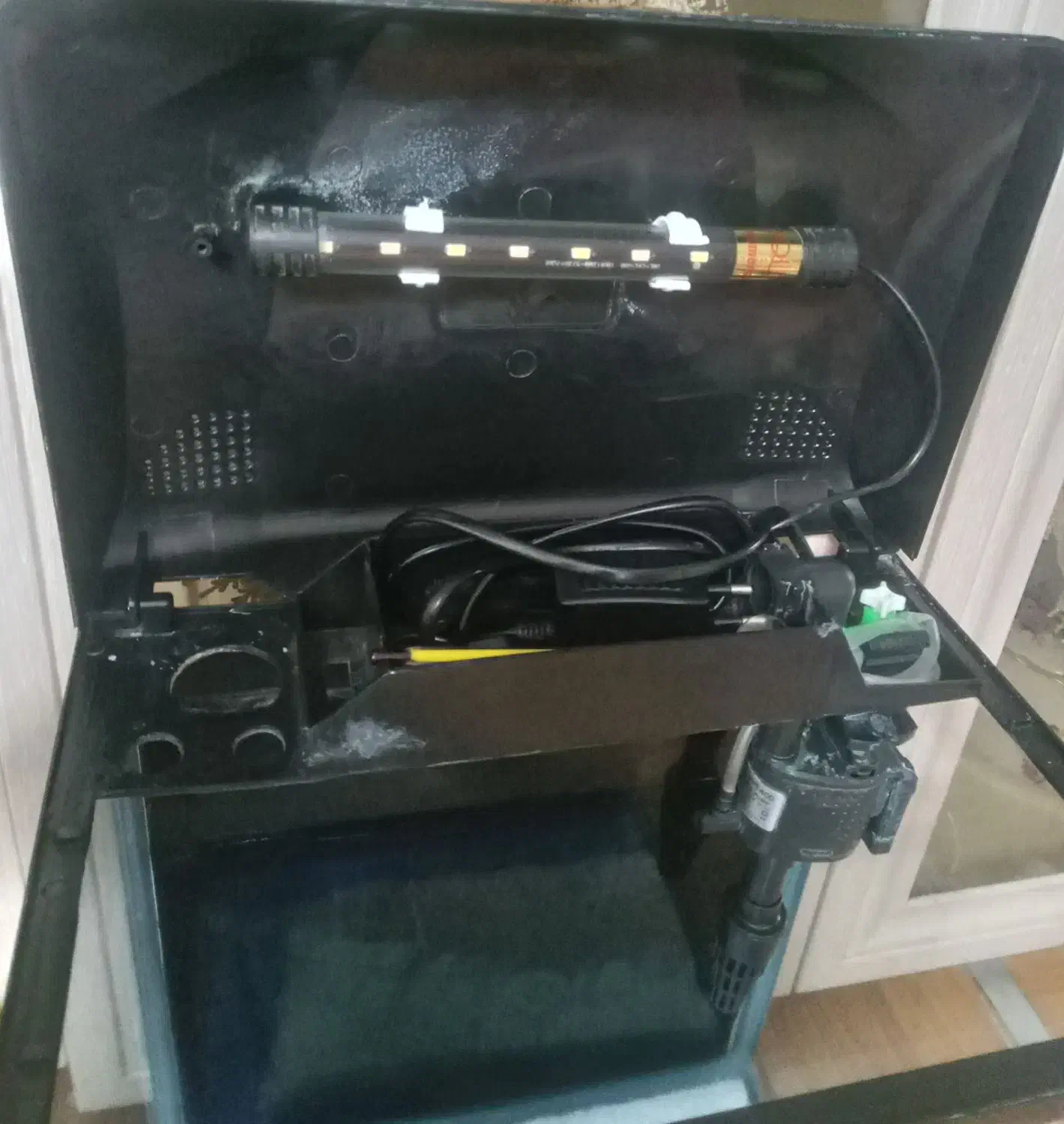 آکواریوم شرکتی AOUA|ماهی|تبریز, |دیوار