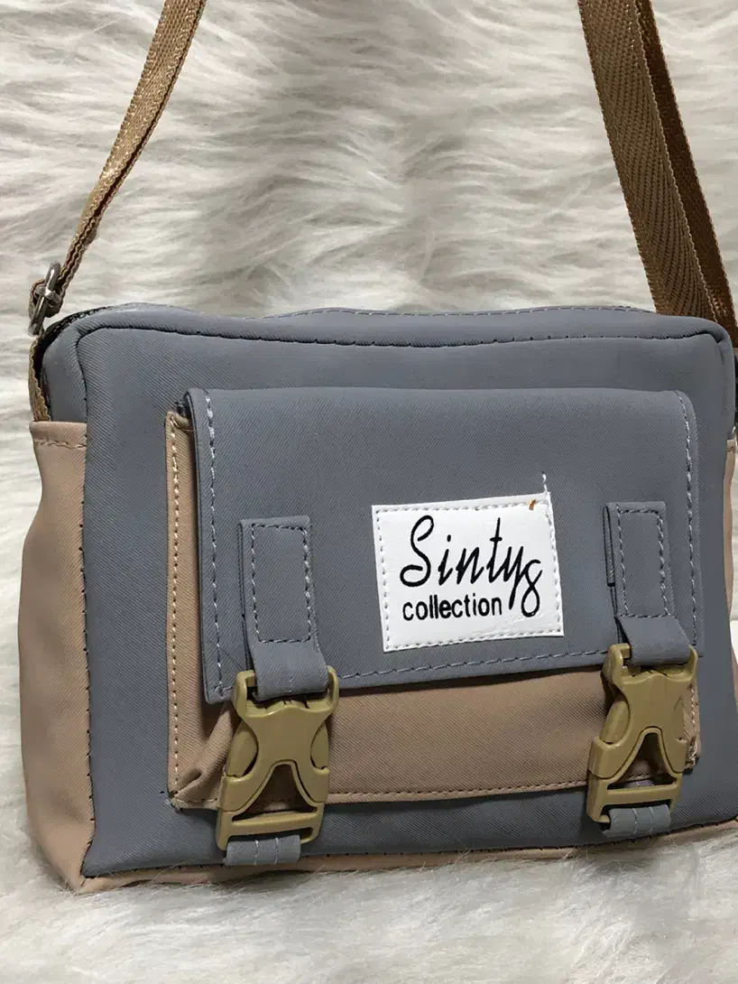 کیف دو سگگ|کیف، کفش، کمربند|شیراز, تندگویان|دیوار