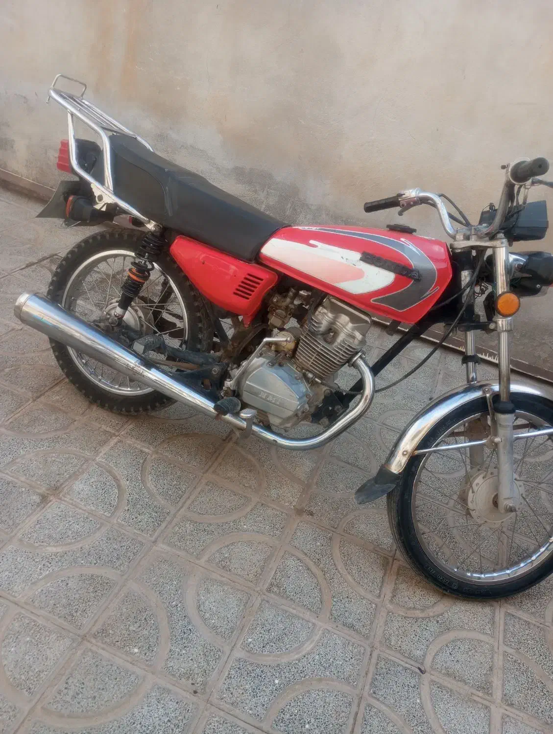 متور 94 نامی|موتورسیکلت|تربتحیدریه, منظر|دیوار