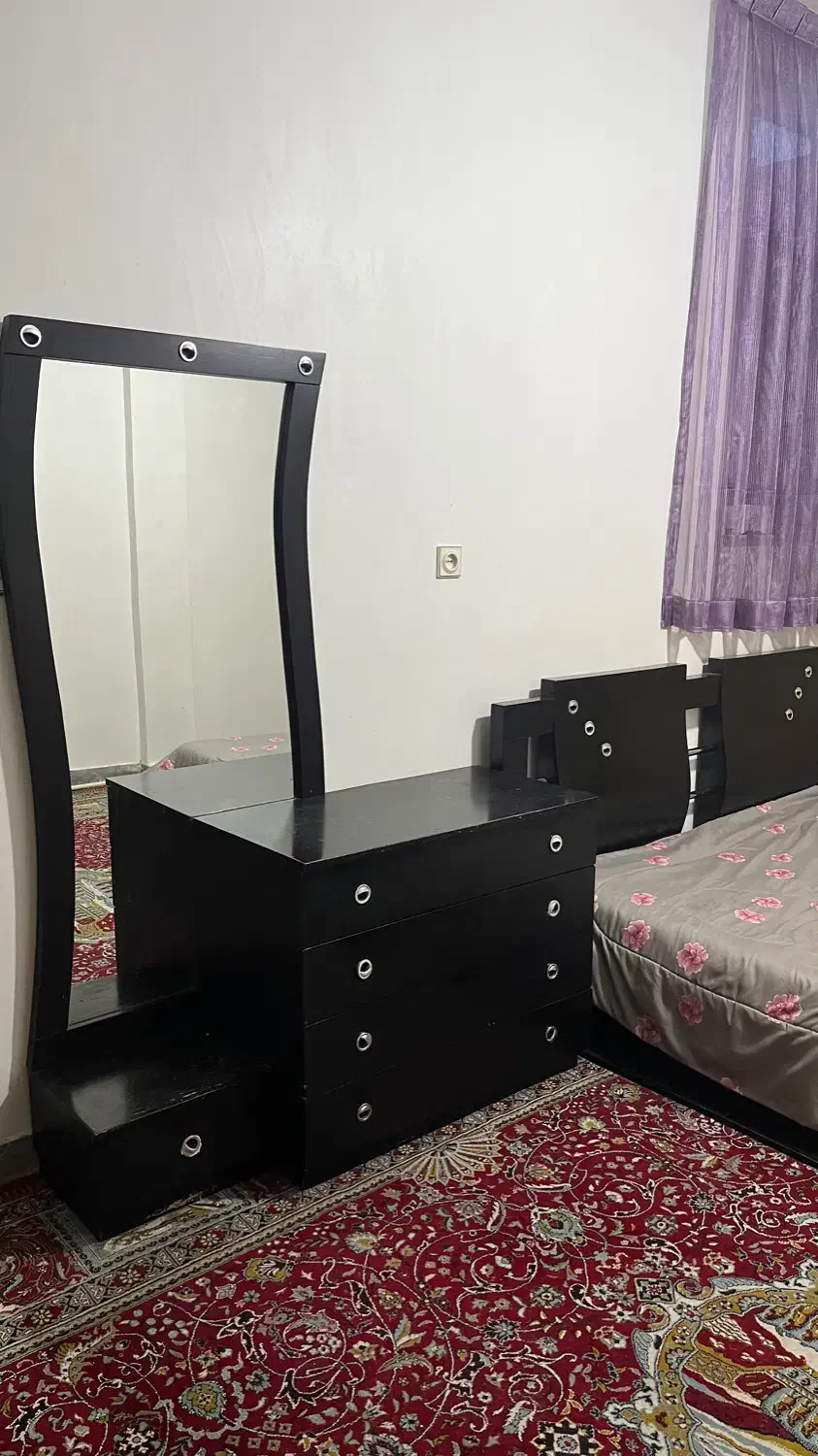 تخت کمد دراور آیینه|تخت و سرویس خواب|گرمسار, |دیوار