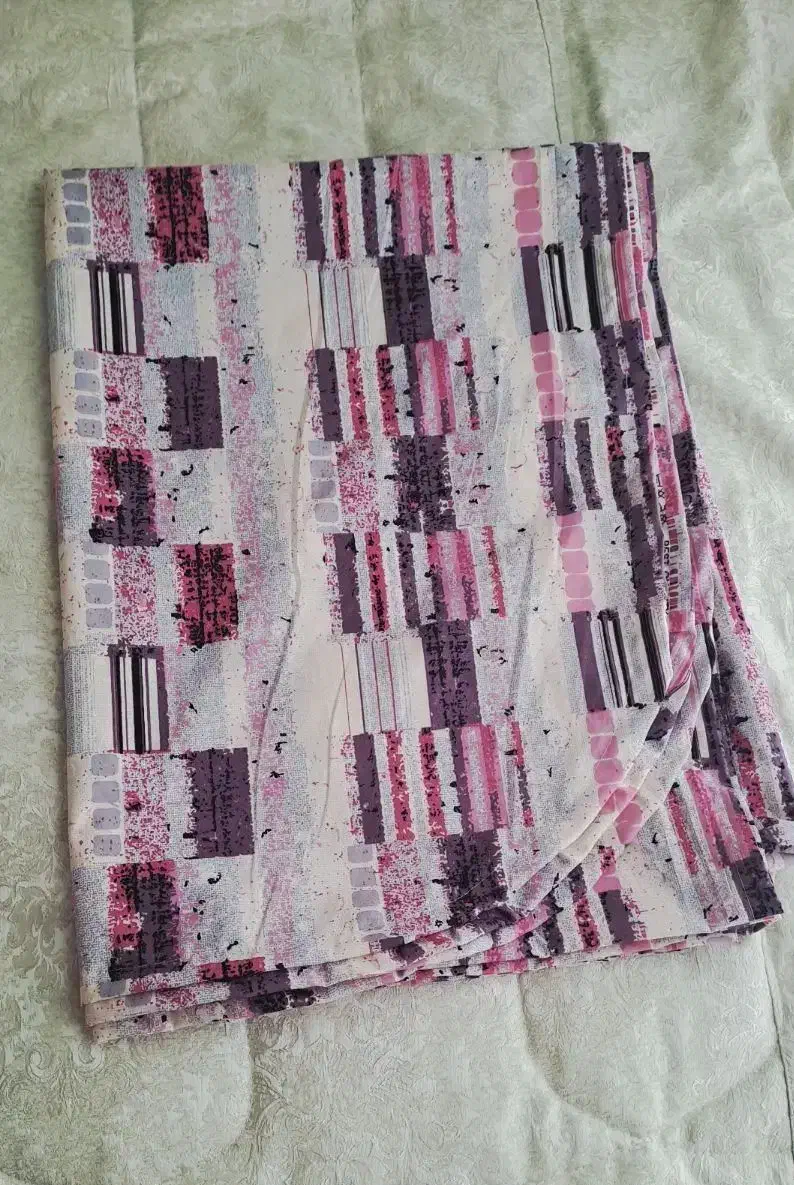 ملافه رو تختی  دور تا دور چرخ و سر دوز شده|سرویس روتختی|سنندج, |دیوار