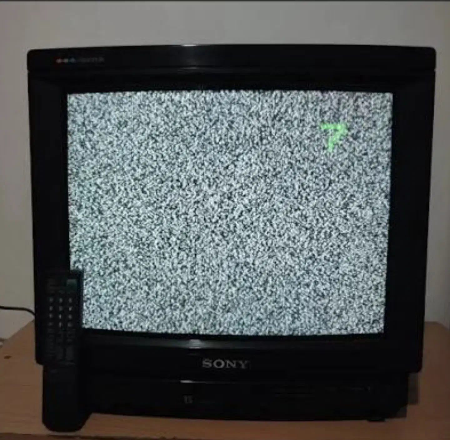 تلویزیون قدیمی 19 اینچ سونی|تلویزیون و پروژکتور|تهران, تهرانپارس جنوبی|دیوار