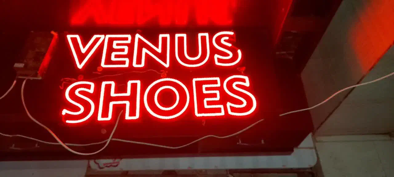 تابلو LED  ونس شوز|ریسه و چراغ تزئینی|همدان, |دیوار